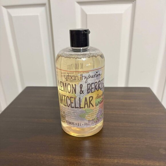 Urban Hydration Lemon & Berries Micellar Cleansing Water with Fruit Extracts - Picture 1 of 4